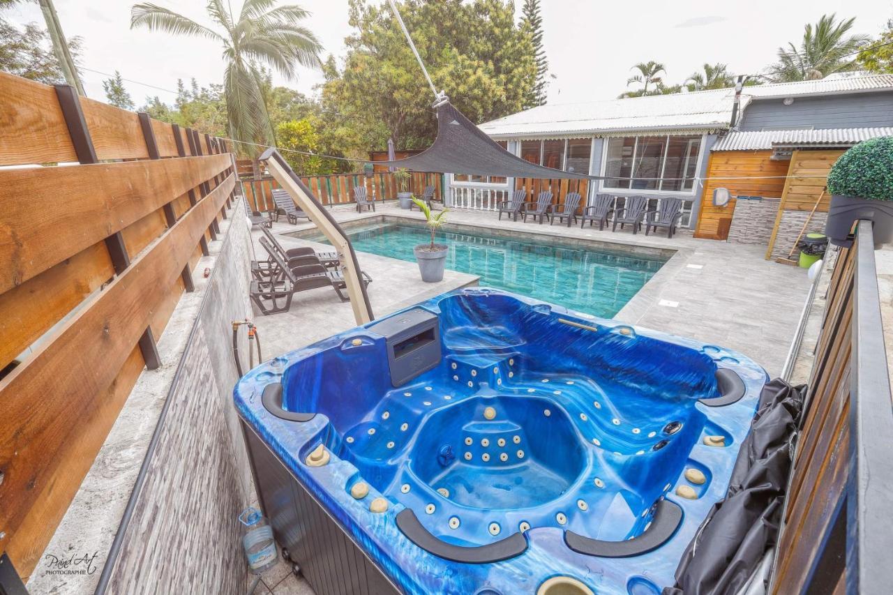 L'Avocat 1 Avec Piscine Chauffee Et Jacuzzi A Partager Villa Le Tampon Exterior photo